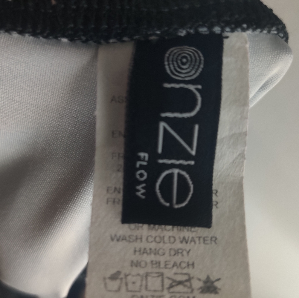 Onzie Flow Black With Geometric Patterns Active S… - image 7